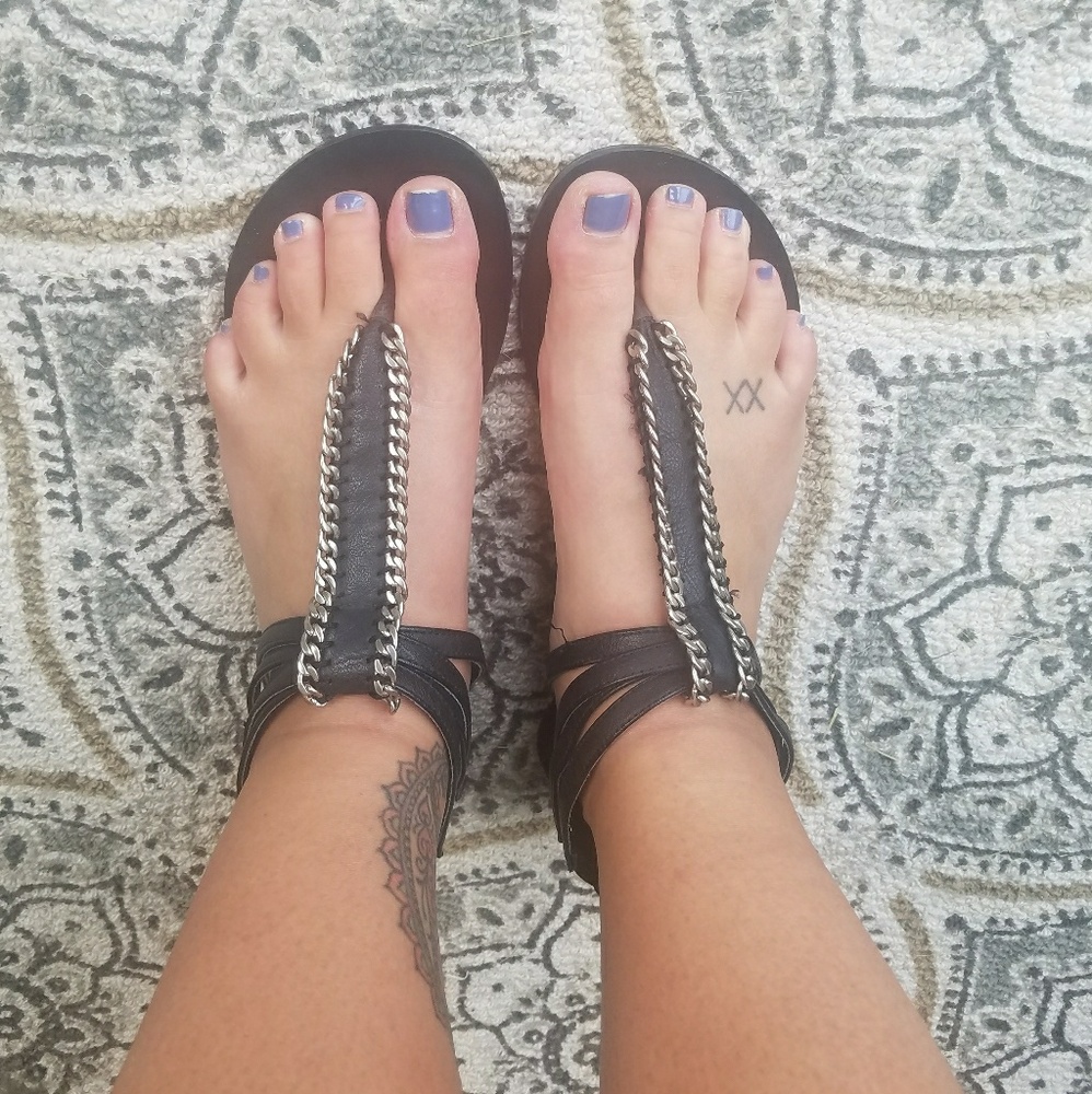 🛍️Edgy Black Sandals